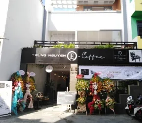 Thi công quán cà phê Trung Nguyên E Coffee Phan Tôn, Quận 1